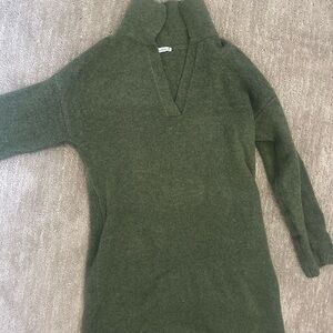 Abercrombie & Fitch Green V-Neck Sweater Dress